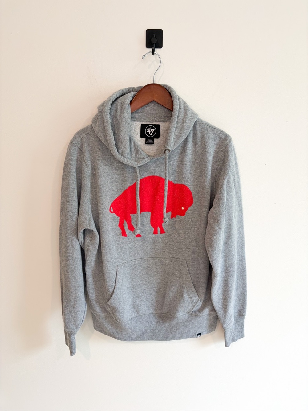 47 Men's Buffalo Bills Hoodie with Red Buffalo logo Size Small